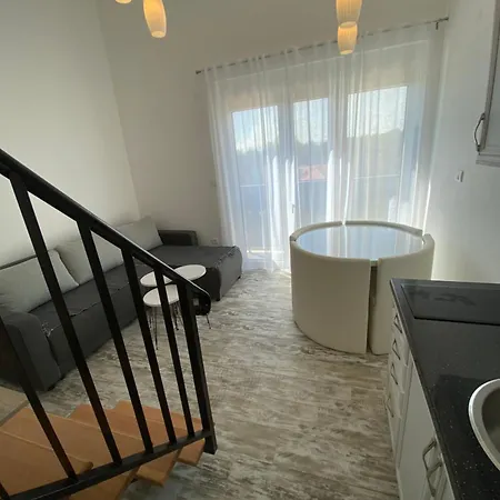 Leona F3 * Divčibare