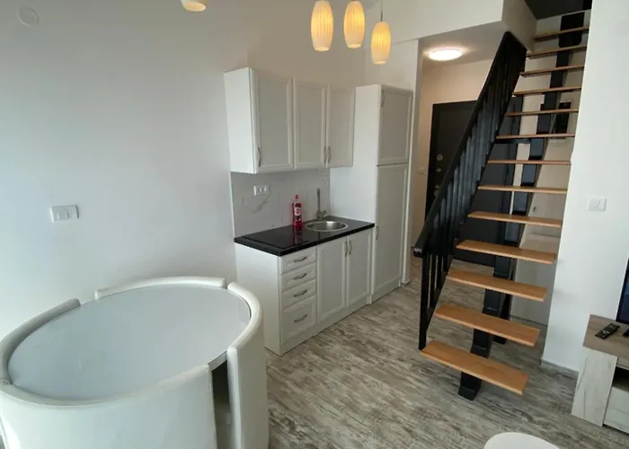 Διαμέρισμα Leona F3 *